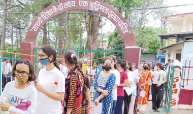 नेशनल टेस्टिंग एजेंसी ने नीट की परीक्षा रविवार को आयोजित की गई।