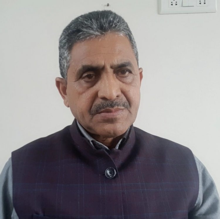 जैसे जैसे विधानसभा चुनावों का समय  घट रहा है वैसे वैसे भाजपा नेताओं में सत्ता छिनने का भय भी बढ़ता जा रहा
