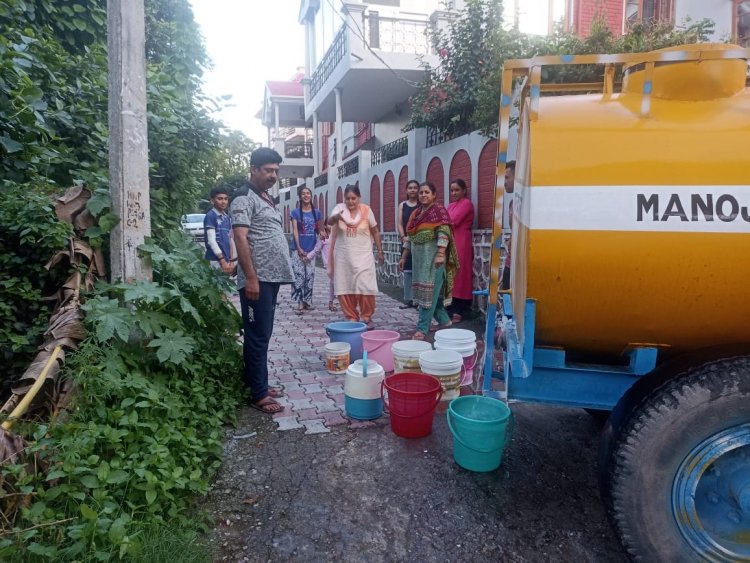 शहर में बरसात के मौसम में पिछले दो दिनों से पानी की सप्लाई नहीं  मचा हाहाकार