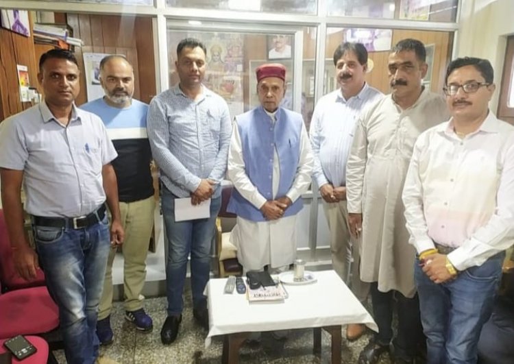देशभर में आजादी का अमृत महोत्सव हर घर तिरंगा लहरा कर मनाया जा रहा है।