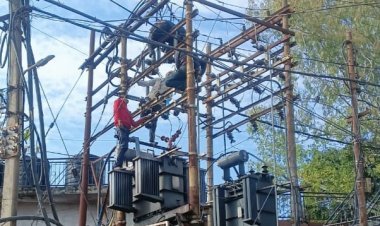 देर रात के समय जला ट्रांसफार्मर