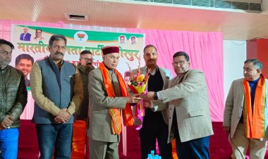 एक देने वाली और दूसरी केवल छीनने वाली भाजपा और कांग्रेस सरकार में है बहुत अंतर: धूमल