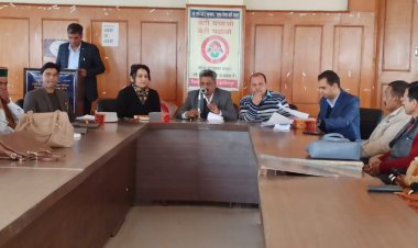 पार्टी विचारधारा से ऊपर उठकर विकास की रूपरेखा तय करें : सुरेश कुमार