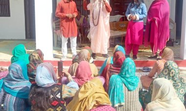 गीत-संगीत और नाटकों से समझाई प्रदेश सरकार की योजनाएं