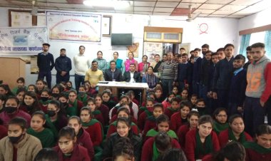 आईटीआई हमीरपुर और डिडवीं टिक्कर स्कूल में आयोजित किए जागरुकता कार्यक्रम