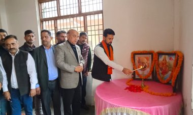 केन्द्रीय मंत्री अनुराग ठाकुर की उपस्थिति में भाजपा मंडल हमीरपुर की दो-दिवसीय बैठक रविवार को सर्वहित सुधार सभा में आरंभ हुई