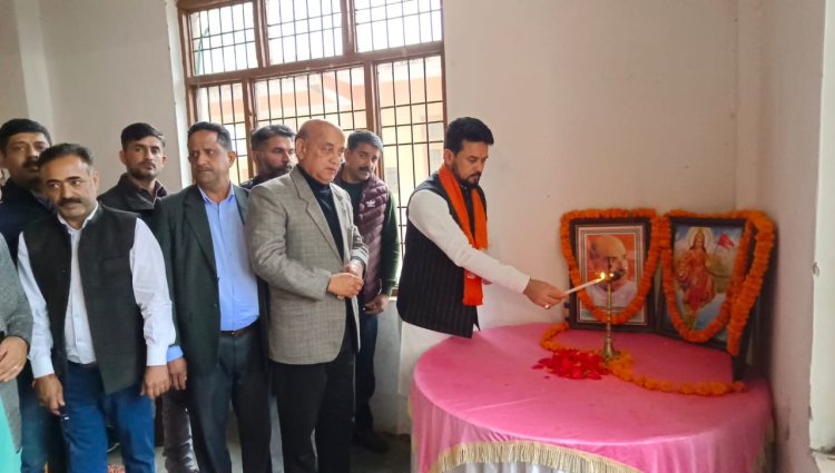 केन्द्रीय मंत्री अनुराग ठाकुर की उपस्थिति में भाजपा मंडल हमीरपुर की दो-दिवसीय बैठक रविवार को सर्वहित सुधार सभा में आरंभ हुई