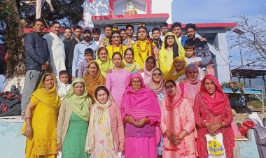 रामनवमी के अवसर पर अटल युवक मण्डल भरठवान के युवाओं ने शोभायात्रा का आयोजन किया