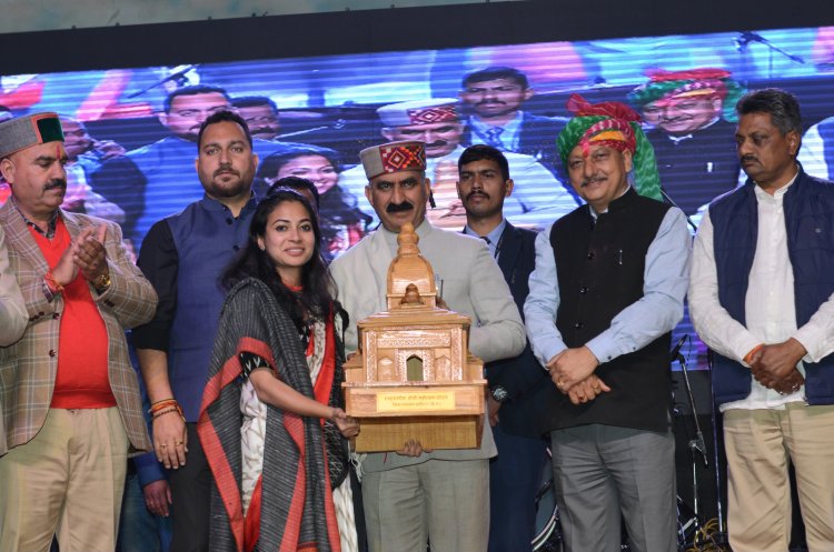 आगामी वित्त वर्ष में प्रदेश में 18 राजीव गांधी डे-बोर्डिंग स्कूल निर्मित होंगे: मुख्यमंत्री