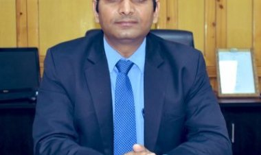 हिमाचल में प्रशासनिक फेरबदल: हेमराज बैरवा हमीरपुर के नए डीसी, NHM देखेंगे सुदेश मोकटा