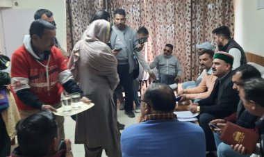 आम लोगों की समस्याओं का त्वरित समाधान करें अधिकारी : इंद्र दत्त लखनपाल