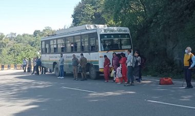 सोलन डिपो की बस महज 4 किलोमीटर चलने के बाद हांफी