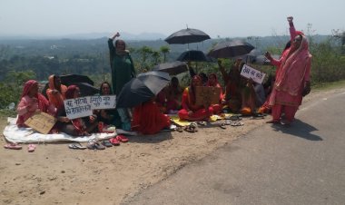 बतलाऊ गांव की महिलाओं ने ठेके खोलने को लेकर किया जमकर विरोध