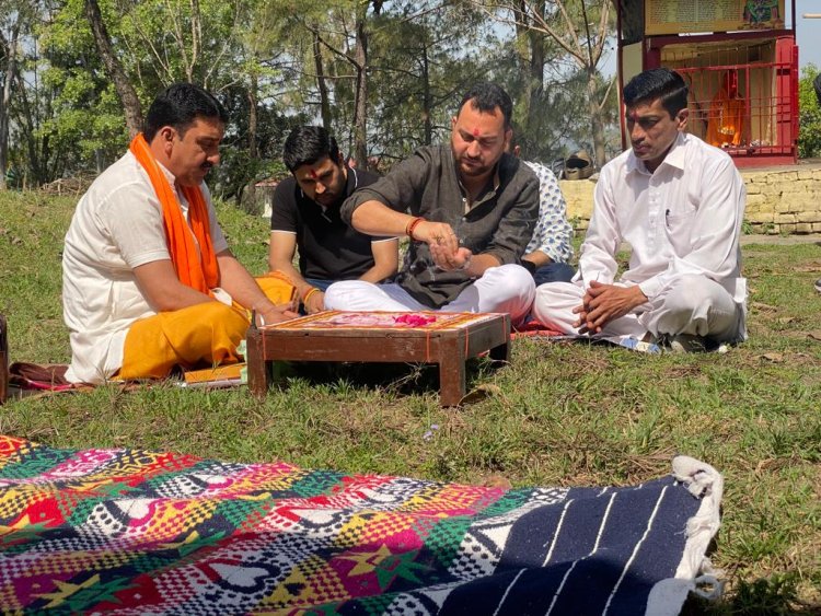 आशीष शर्मा ने बरोहा गांव में वाटर ओवरहेड टैंक का भूमि किया पूजन
