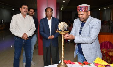 अलग-अलग क्षेत्रों से अलग-अलग विभूतियों को किया सम्मानित