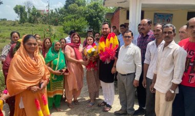 विधायकआशीष शर्मा ने ग्राम पंचायत नारा में विधायक आपके द्वार कार्यक्रम का आयोजन किया।