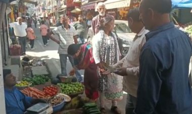 बाजारों में अतिक्रमण कर रहे 3 दुकानदार व 6 रेहड़ी-फहड़ी वालों पर नगर परिषद ने की कार्रवाई