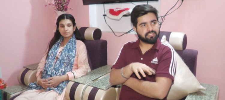 हमीरपुर के पनसाई गांव के दीपक अग्निहोत्री लौटे सकुल घर