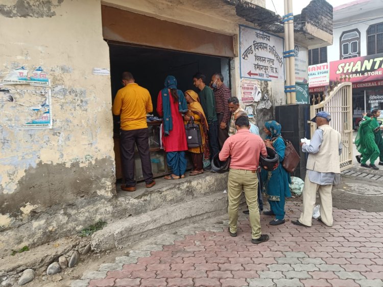 विभाग किसानों को सबसिडी पर दे रहा बीज