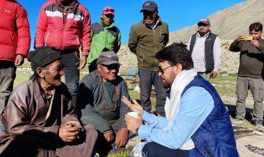 भारत-चीन सीमा से सटे सभी गांवों तक जल्द फ्री-डिश, आकाशवाणी भी होगी मजबूत: अनुराग ठाकुर