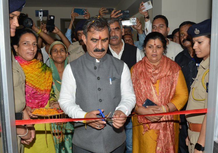 मुख्यमंत्री ने नादौन में 12.30 करोड़ रुपये की लागत से निर्मित लघु सचिवालय का लोकार्पण किया