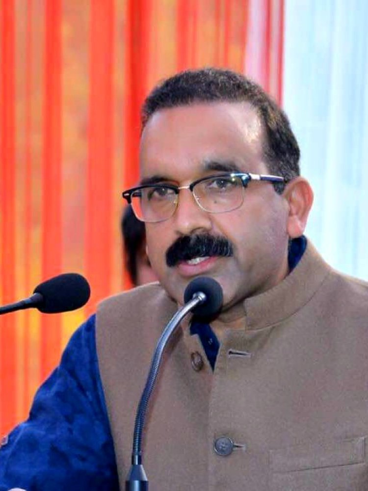 सचिवालय के बाहर कुछ अभ्यर्थी फूट-फूटकर भी रोए : विनोद