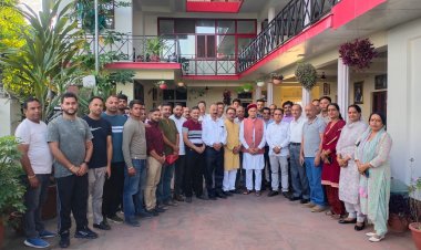 ऊंचे स्थान पर पहुंचना मुश्किल होता है लेकिन उस पर टिके रहने और भी मुश्किल होता है: धूमल