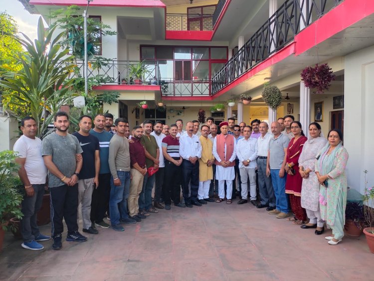ऊंचे स्थान पर पहुंचना मुश्किल होता है लेकिन उस पर टिके रहने और भी मुश्किल होता है: धूमल