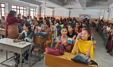 कंजयाण के कालेज और हाई स्कूल में किया छात्राओं का मार्गदर्शन