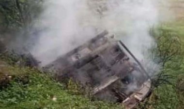 सुजानपुर में LPG लेकर जा रहा ट्रक पलटा, सिलेंडर फटने से लग गई आग