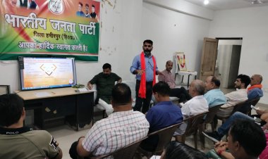 वोटर चेतना अभियान से जागरुक होगा नव मतदाता : नरेंद्र अत्री