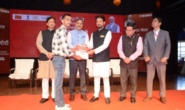 नौवें रोज़गार मेले में प्रधानमंत्री नरेंद्र मोदी ने नवनियुक्त भर्तियों को 51,000 से अधिक नियुक्ति पत्र वितरित किए