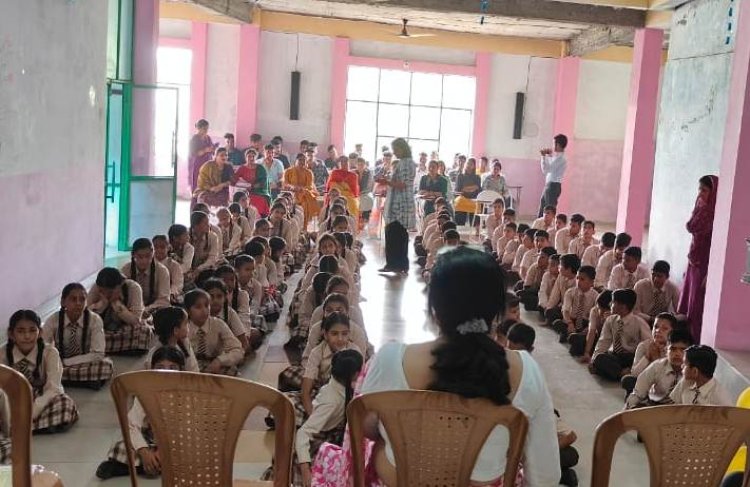 परमार्थ स्कूल और लंबलू स्कूल में किया विद्यार्थियों का मार्गदर्शन