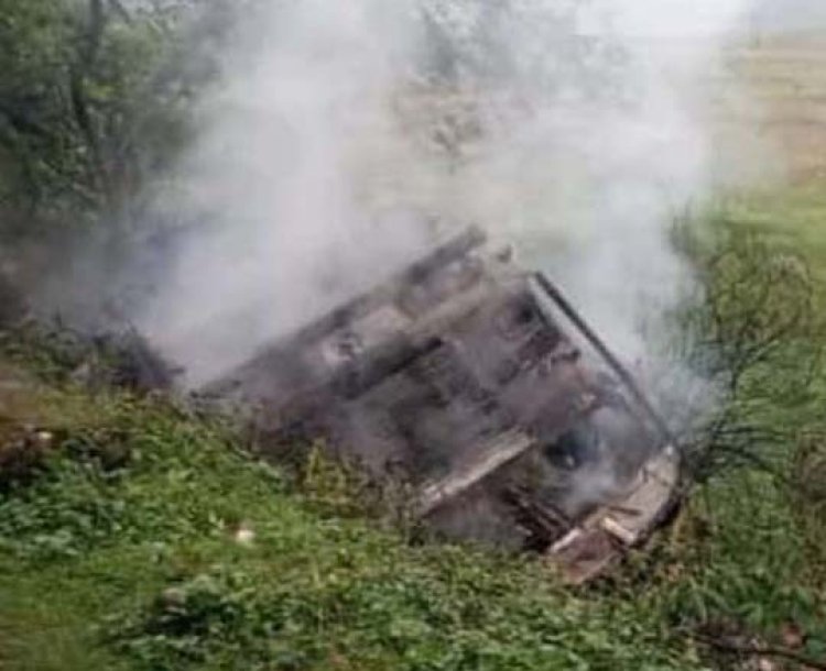 सुजानपुर में LPG लेकर जा रहा ट्रक पलटा, सिलेंडर फटने से लग गई आग