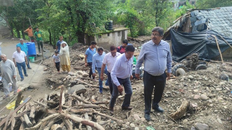 एनडीएमए की टीम ने किया सुजानपुर के आपदा प्रभावित क्षेत्रों का दौरा