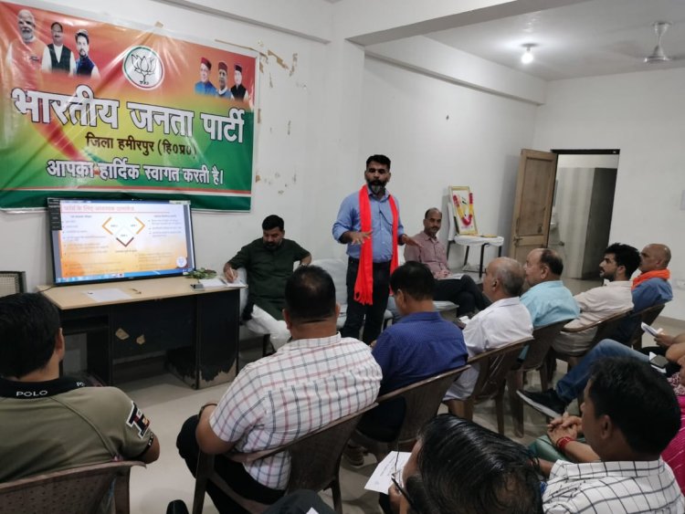 वोटर चेतना अभियान से जागरुक होगा नव मतदाता : नरेंद्र अत्री