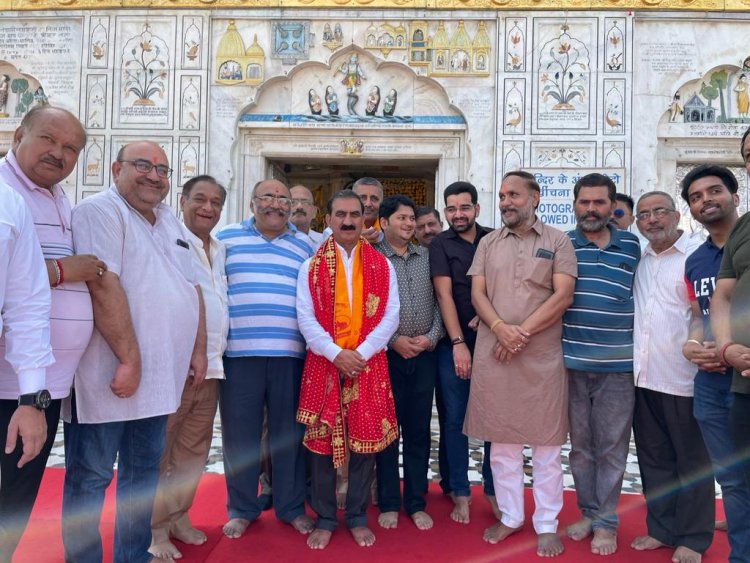 अमृतसर में बसे हिमाचलियों की ओर से मुख्यमंत्री राहत कोष के लिए 2 लाख 21 हजार रुपए का अंशदान