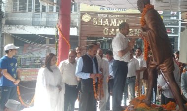 गांधी और शास्त्री को दी श्रद्धांजली, भजन कीर्तन के साथ निकाली प्रभात फेरी