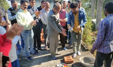 सुनील शर्मा बिट्टू ने हाई स्कूल डुग्घा में किया परीक्षा हॉल का शिलान्यास