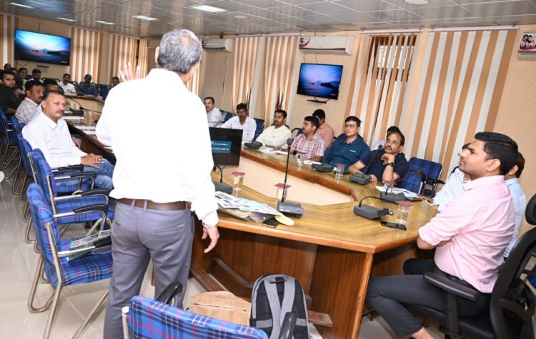 आपदा में नुक्सान से बचने के लिए सुरक्षित भवन निर्माण जरूरी: एडीसी