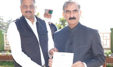 सुरेश कुमार ने की हमीरपुर में बिजली बोर्ड के मुख्य अभियन्ता का कार्यालय खोलने की मांग