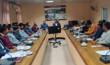 मतदान केंद्रों पर आवश्यक सुविधाएं सुनिश्चित करें सेक्टर अधिकारी