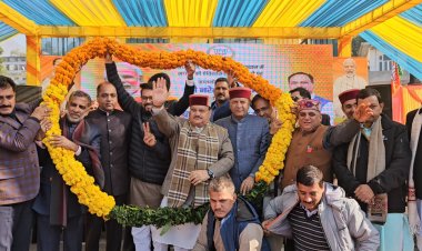 देश में रिपोर्ट कार्ड की राजनीति चल रही है : नड्डा