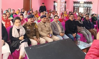 सामुदायिक नेतृत्व के लिए आगे आएं महिलाएं