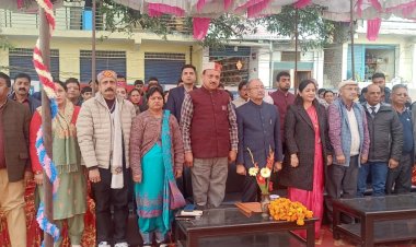 सुनील शर्मा बिट्टू ने मेधावी विद्यार्थियों को वितरित किए टैबलेट