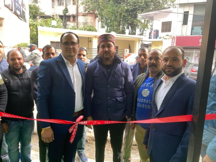 विधायक आशीष शर्मा ने टंबलड्राई लॉन्ड्री एवं ड्राईक्लीन की ब्रांच का शुभारम्भ किया।