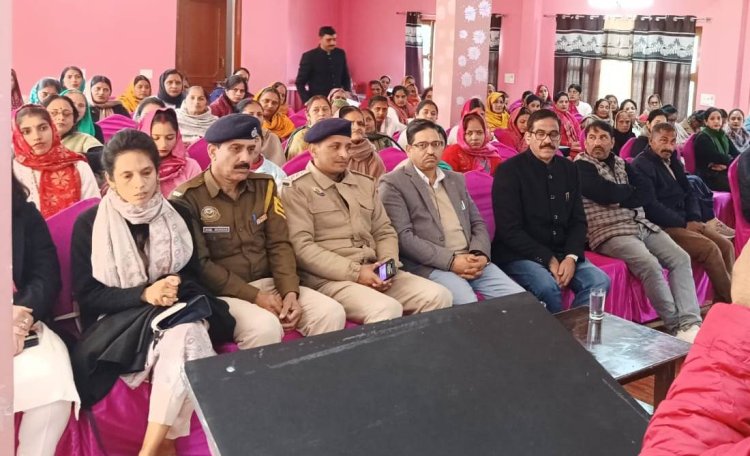 सामुदायिक नेतृत्व के लिए आगे आएं महिलाएं