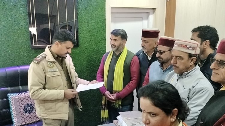 हमीरपुर विधानसभा में अनुराग ठाकुर की शिलान्यास पट्टिका तोड़ने पर भाजपा मंडल हमीरपुर ने दर्ज करवाई पुलिस में शिकायत