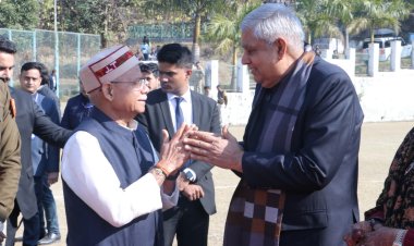 हमीरपुर आगमन पर उप-राष्ट्रपति का अभिनन्दन