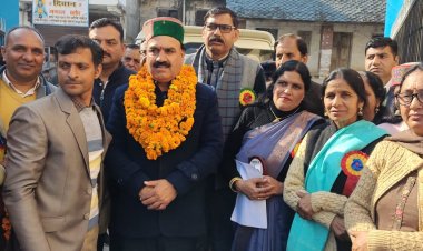 कांग्रेस की सरकारों ने रखी थी आधुनिक भारत की नींव : इंद्र दत्त लखनपाल